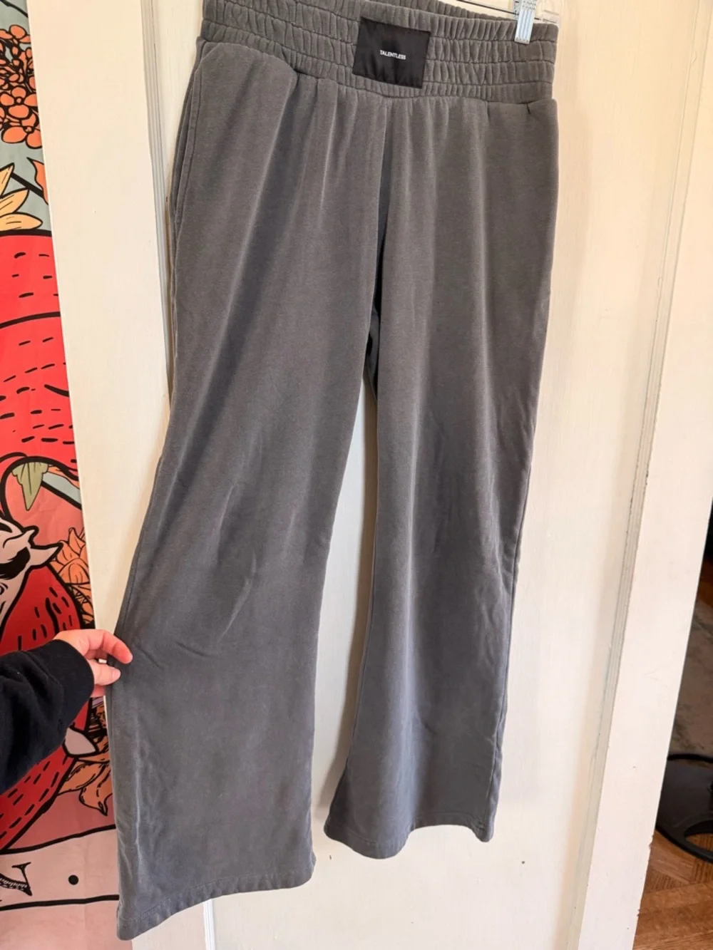 TALENTLESS Gray Elastic-Waist Sweatpants - Picture 2 of 5